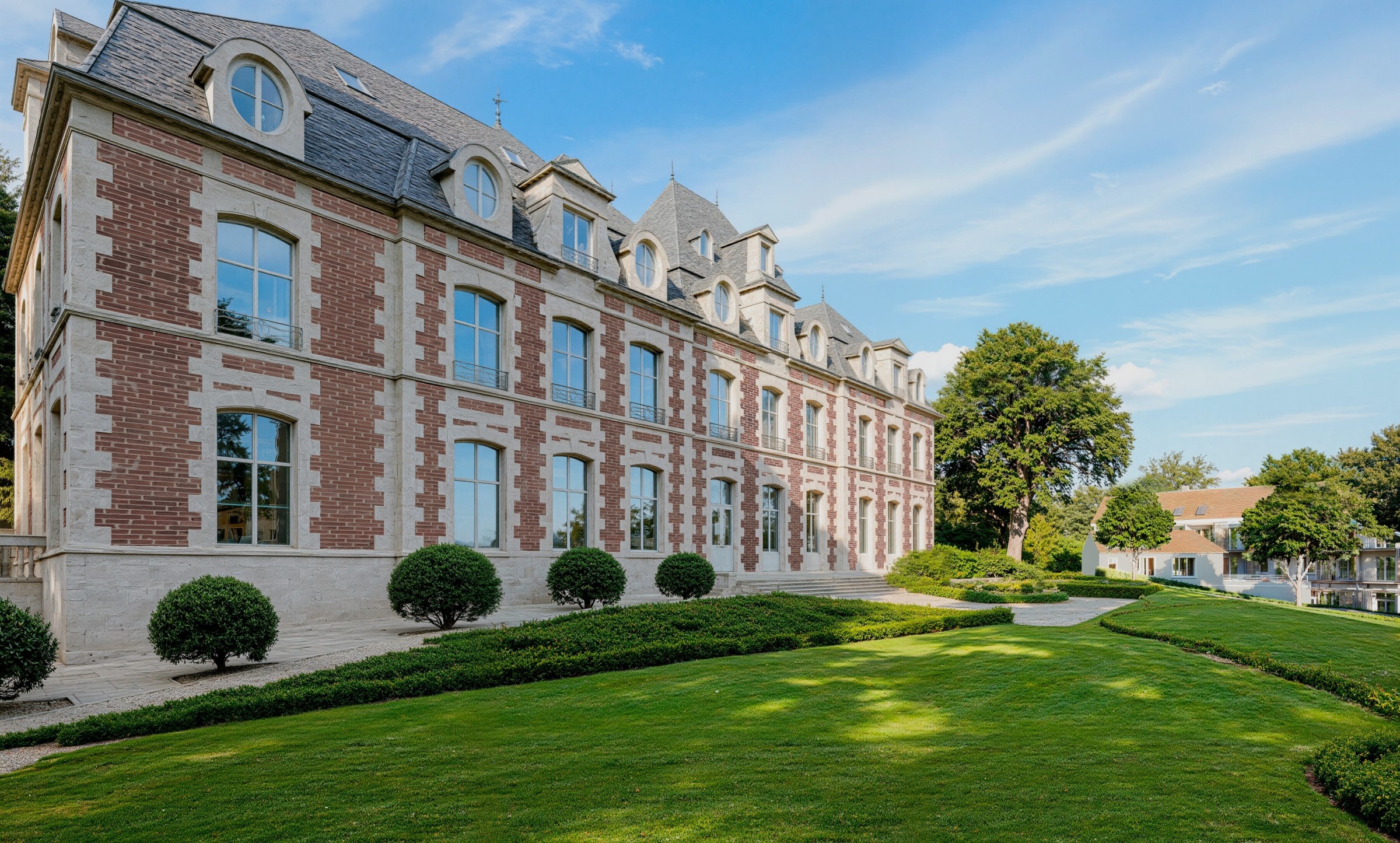 CHÂTEAU DE COURTOZÉ — Azé