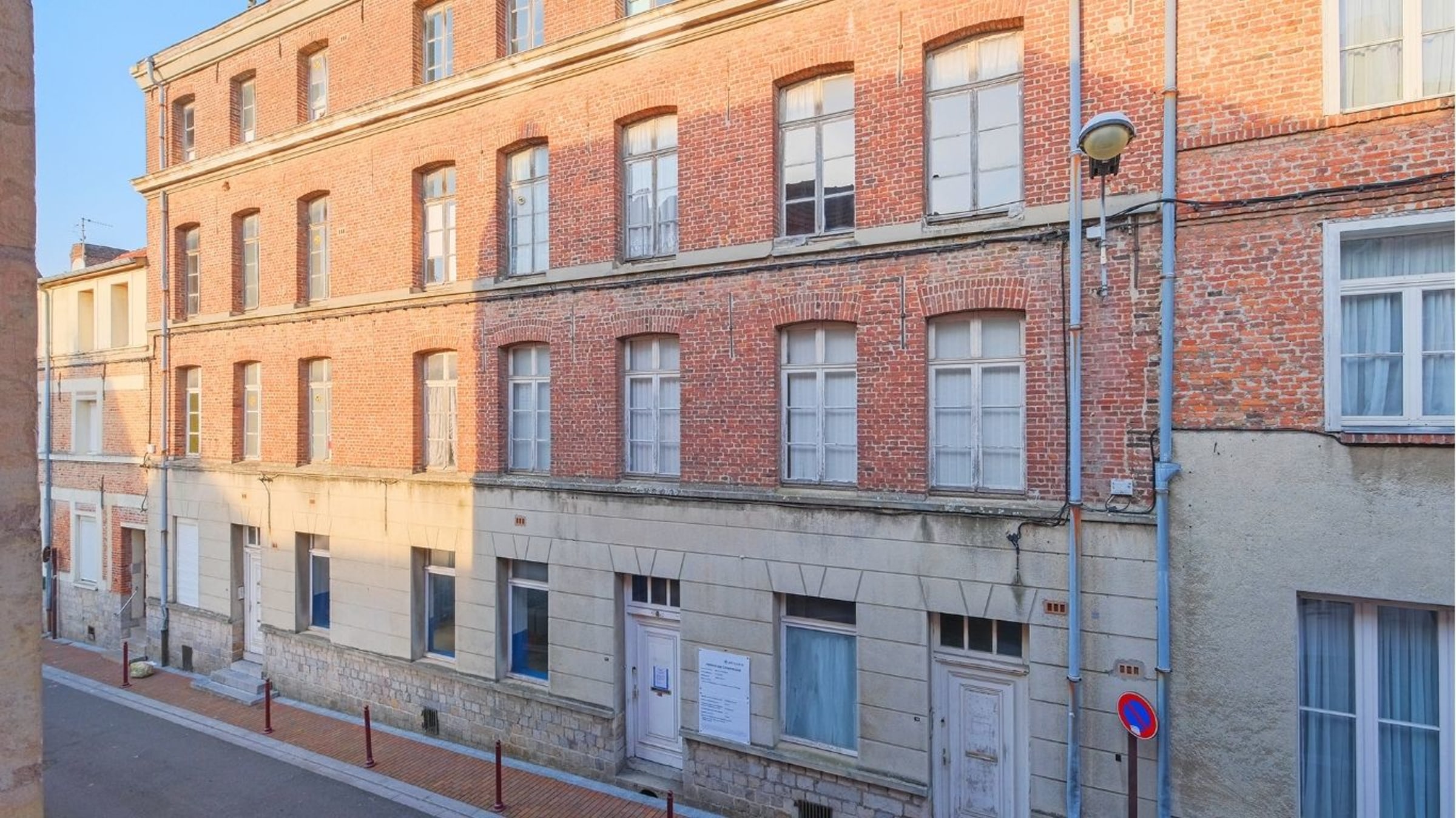 DOUAI : 78-82-84, rue du Béguinage — Douai