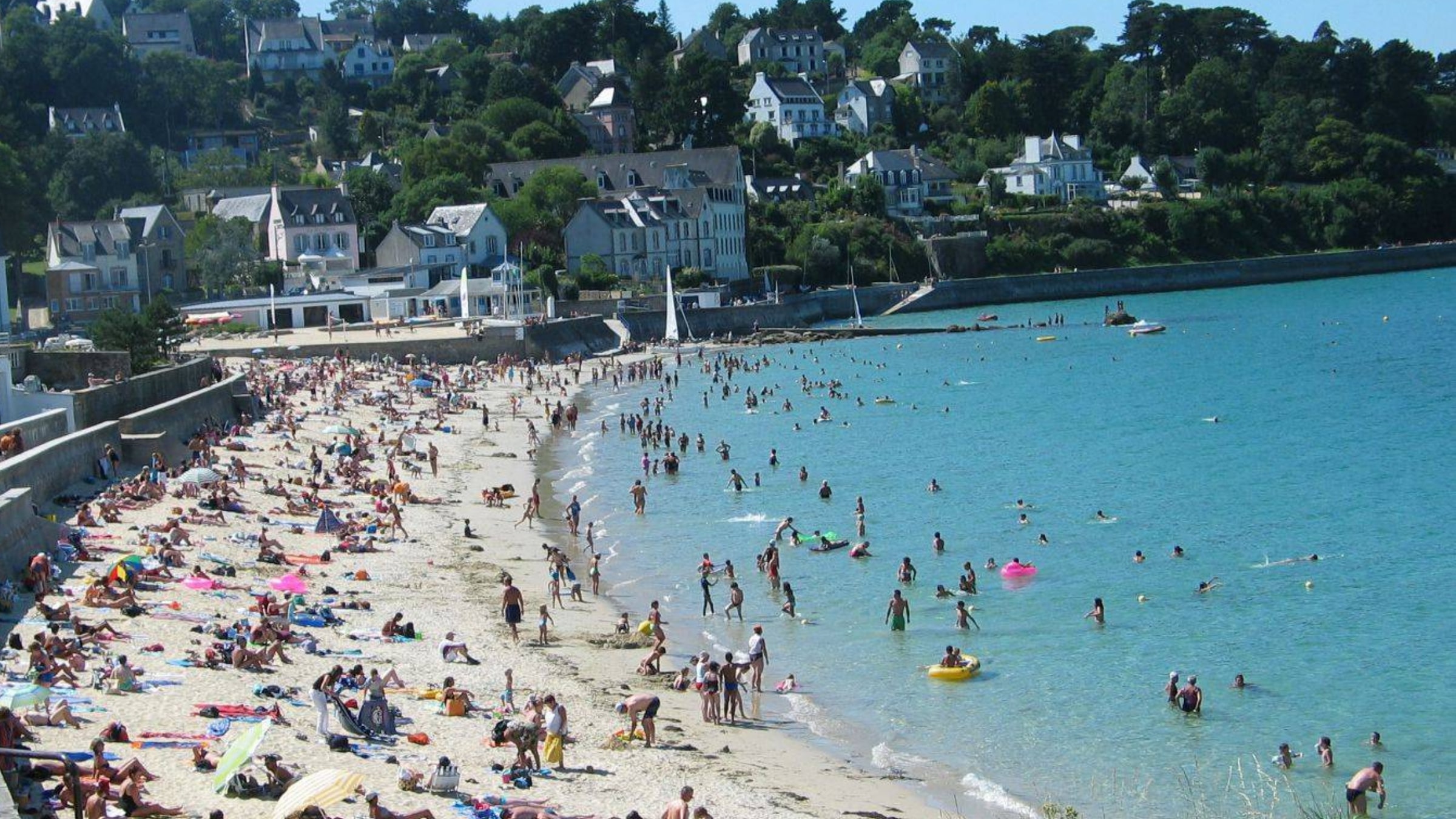 DOUARNENEZ : Le Clos de VALLOMBREUSE (LMNP) — Douarnenez