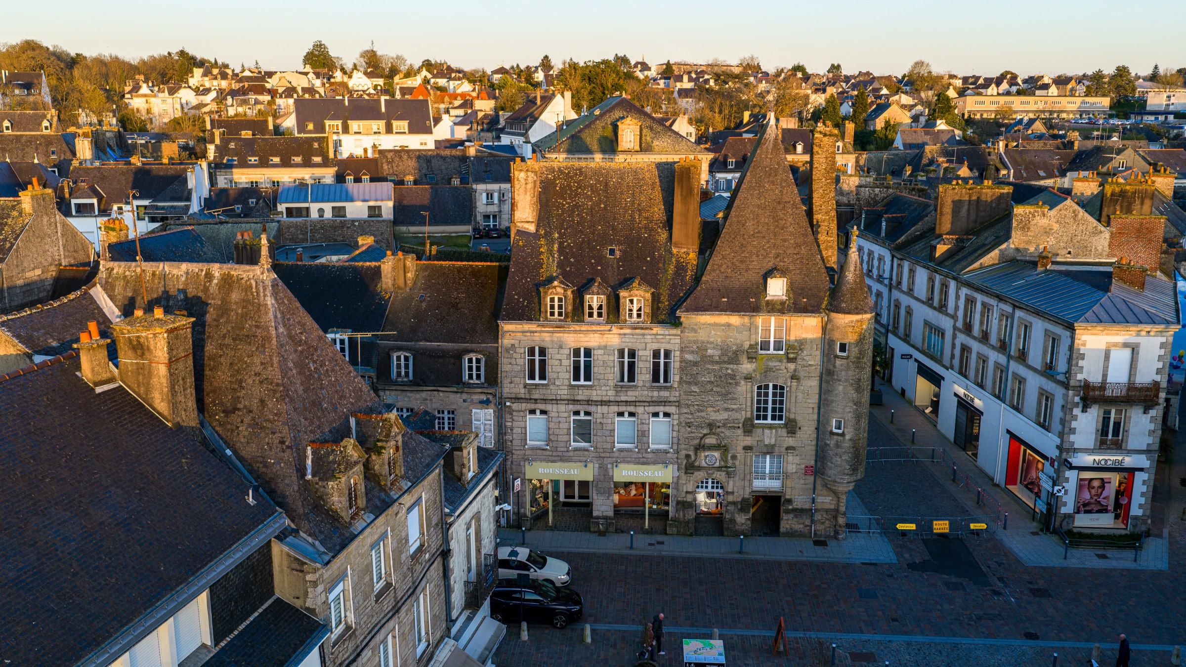 HÔTEL DE ROSCOET - PONTIVY — Pontivy