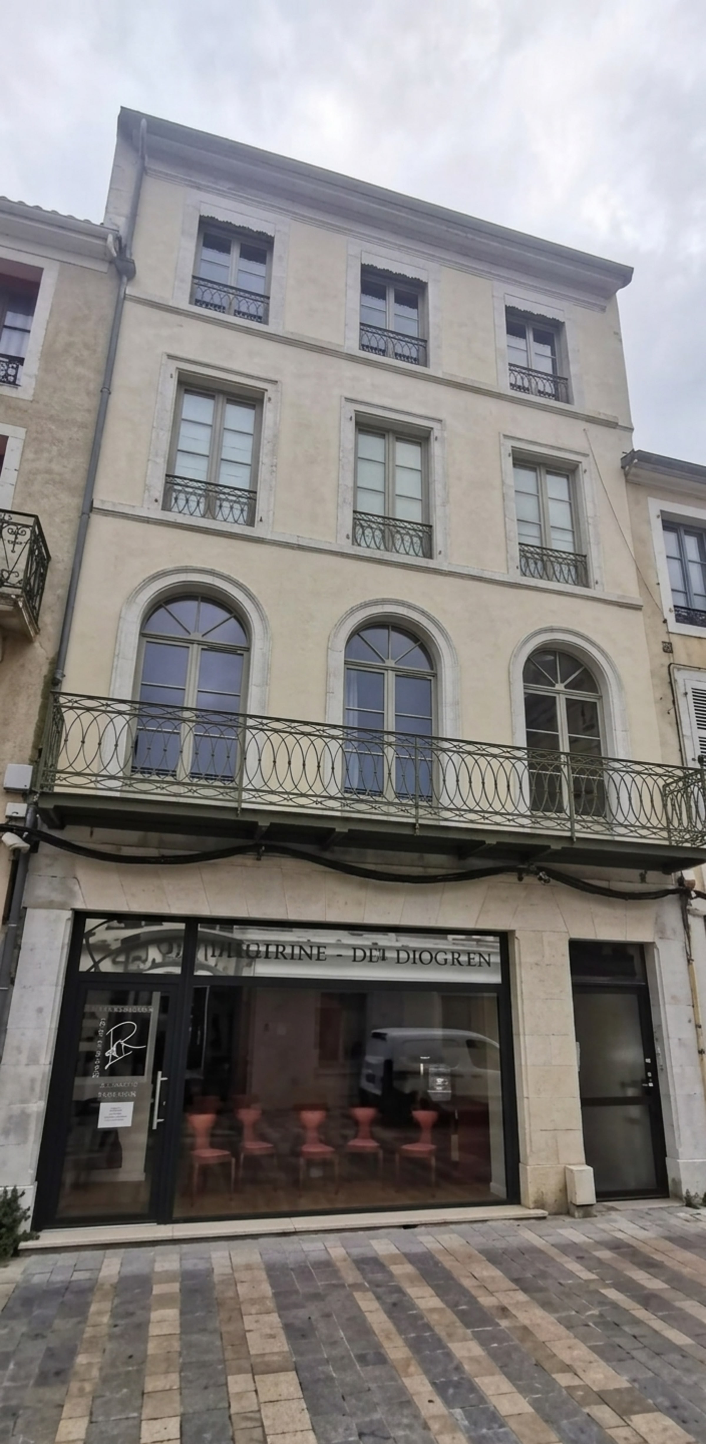 RUE SAINT-LOUIS — Pau